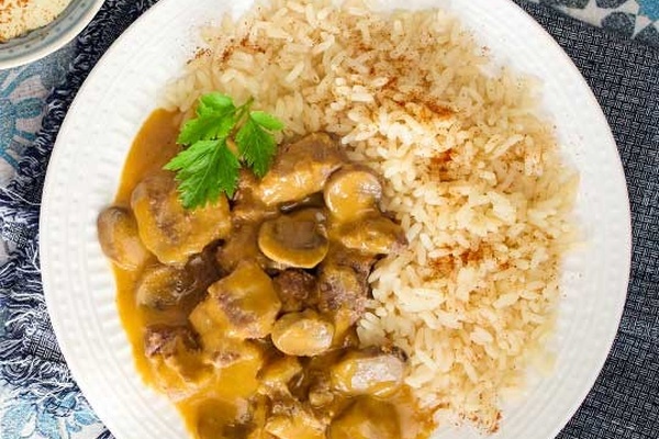 Beef & Mushroom Stroganoff and Long Grain Rice