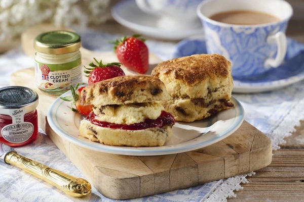 Fruit Scone Cream Tea With Jam & Cream