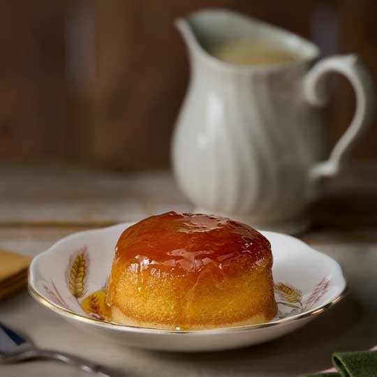 Syrup Sponge Puddings with Custard