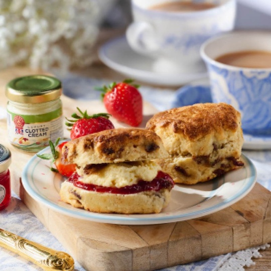 Fruit Scone Cream Tea With Jam & Cream